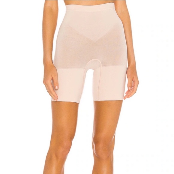 SPANX Other - SPANXsculpt™ Seamless Power Mid-Thigh Short